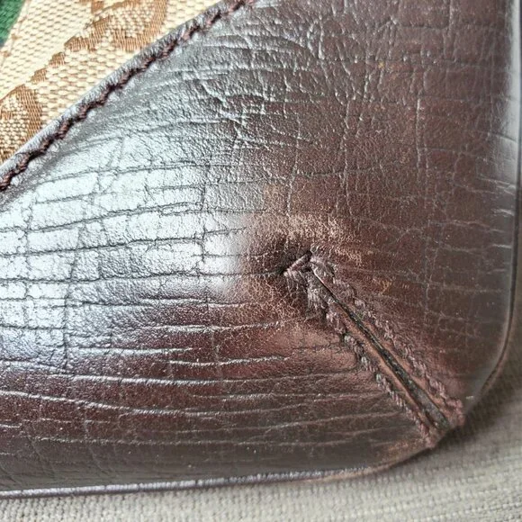 GUCCI GG Supreme Canvas Shoulder Bag - Picture 12 of 12